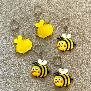 28 Cute bumblebee keychains 🐝 🗝️. NWT.